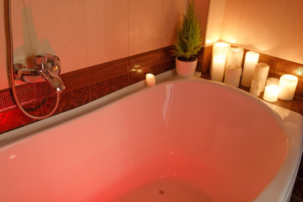 Royal Suite Apartment With Jacuzzi スームィ エクステリア 写真