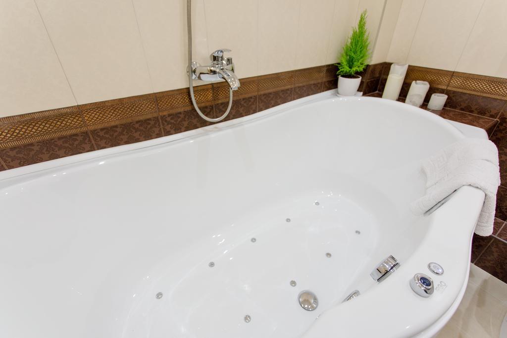 Royal Suite Apartment With Jacuzzi スームィ エクステリア 写真