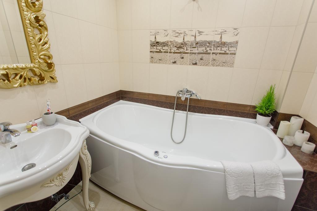 Royal Suite Apartment With Jacuzzi スームィ エクステリア 写真